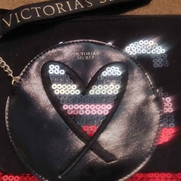 Victoria Secret 3 Piece Bling Pouch Set with Removable Wristlet Strap - Picture 2 of 5